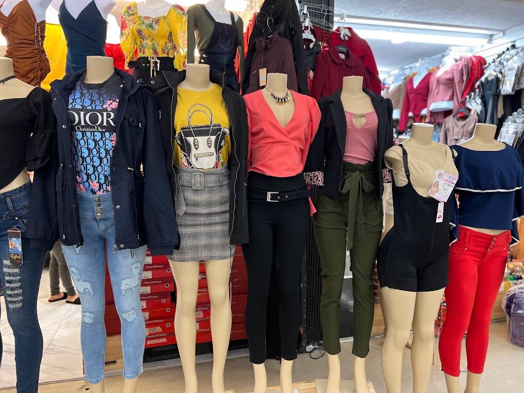 Novedades Kimberly | restaurant | Dentro de compare foods, 3600 N Sharon Amity Rd, Charlotte, NC 28205, USA | 7044089309 OR +1 704-408-9309