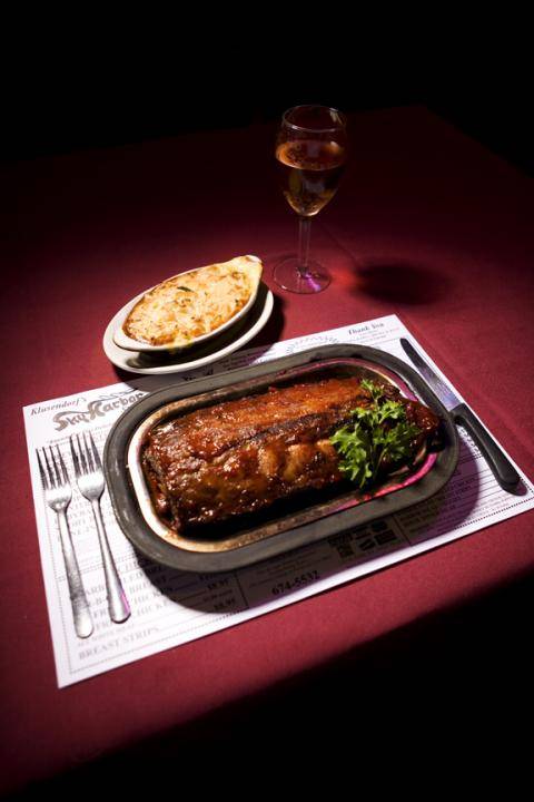 Sky Harbor Steak House | restaurant | 1321 N Park Rd, West Peoria, IL 61604, USA | 3096745532 OR +1 309-674-5532