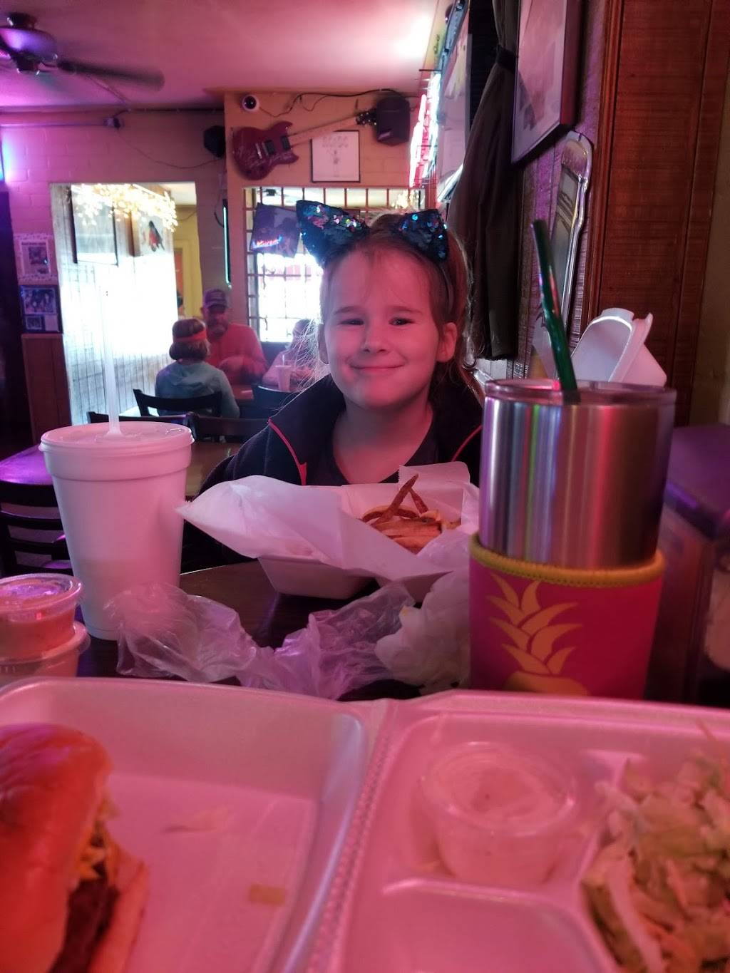 Wingz & Ale | restaurant | 500 S 5th St, Hartsville, SC 29550, USA | 8433322234 OR +1 843-332-2234