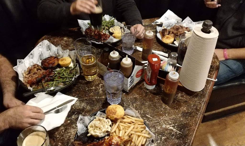 Smokin Daves BBQ & Brew | restaurant | 1940 Ken Pratt Blvd, Longmont, CO 80501, USA | 3039237427 OR +1 303-923-7427