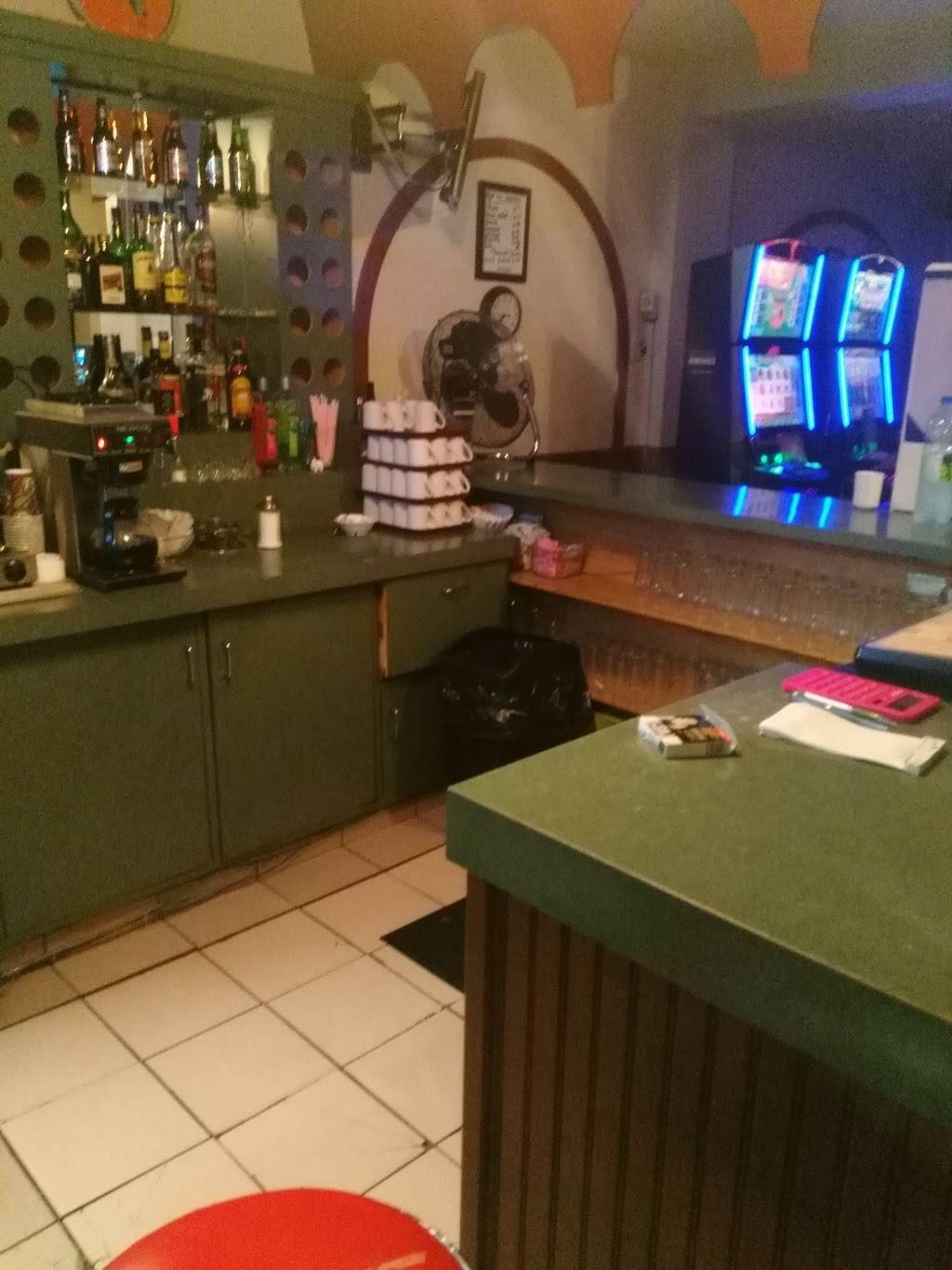 Restaurant La Premiere | restaurant | 4622 Rue de Verdun, Verdun, QC H4G 1M5, Canada | 5147676760 OR +1 514-767-6760