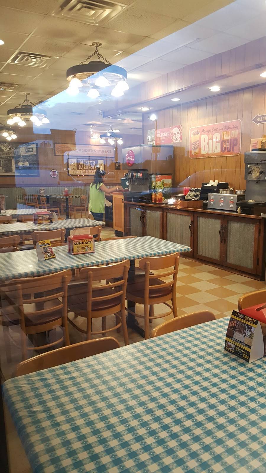 Dickeys Barbecue Pit | restaurant | 1413 W Buckingham Rd, Garland, TX 75042, USA | 9725303137 OR +1 972-530-3137