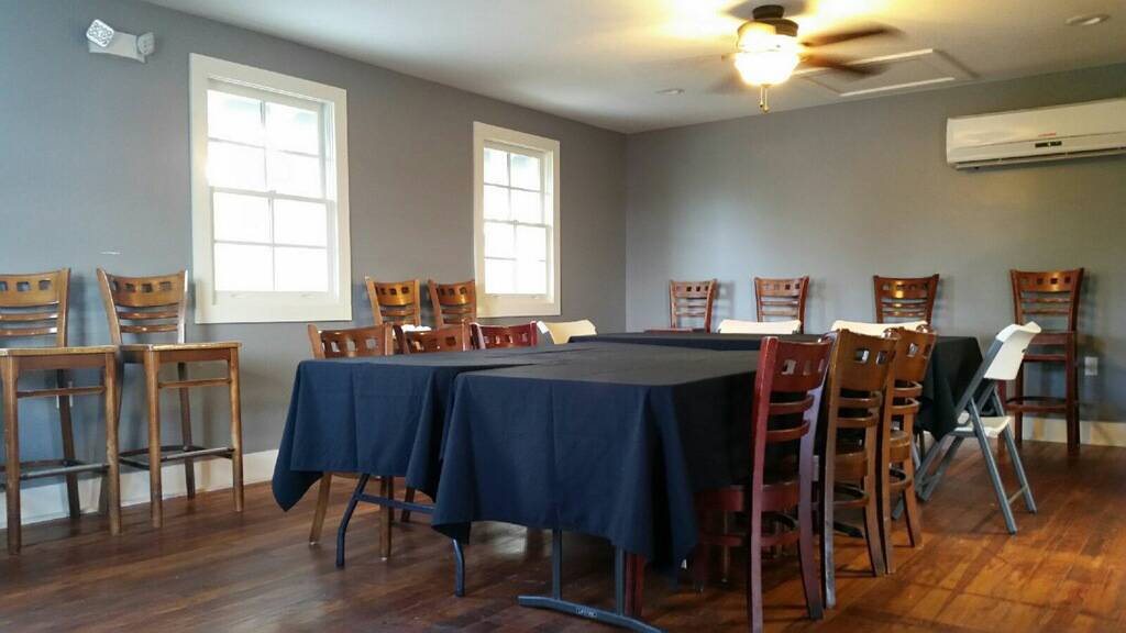 Mid City Yacht Club | restaurant | 440 S St Patrick St, New Orleans, LA 70119, USA | 5044832517 OR +1 504-483-2517