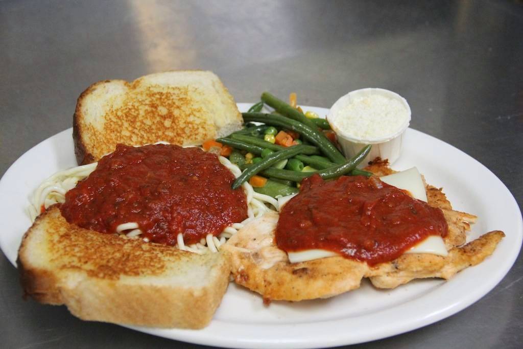 Jennys Family Restaurant | restaurant | 1675 N Perris Blvd # B, Perris, CA 92571, USA | 9516572945 OR +1 951-657-2945