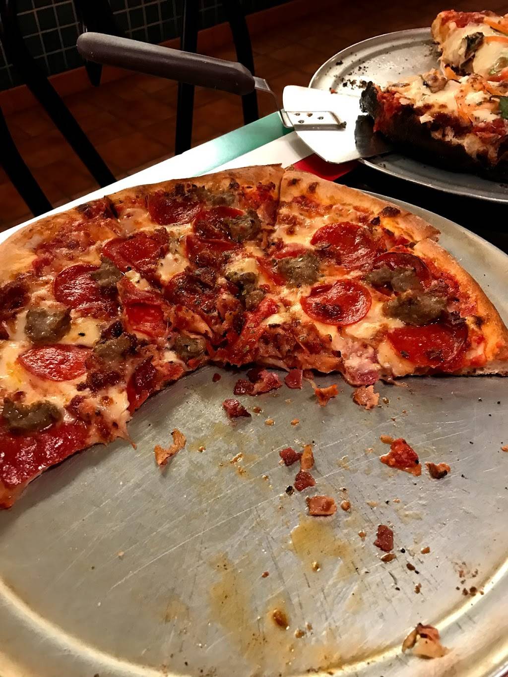 Leonardos Pizza | restaurant | 11051 N Port Washington Rd, Mequon, WI 53092, USA | 2622418557 OR +1 262-241-8557