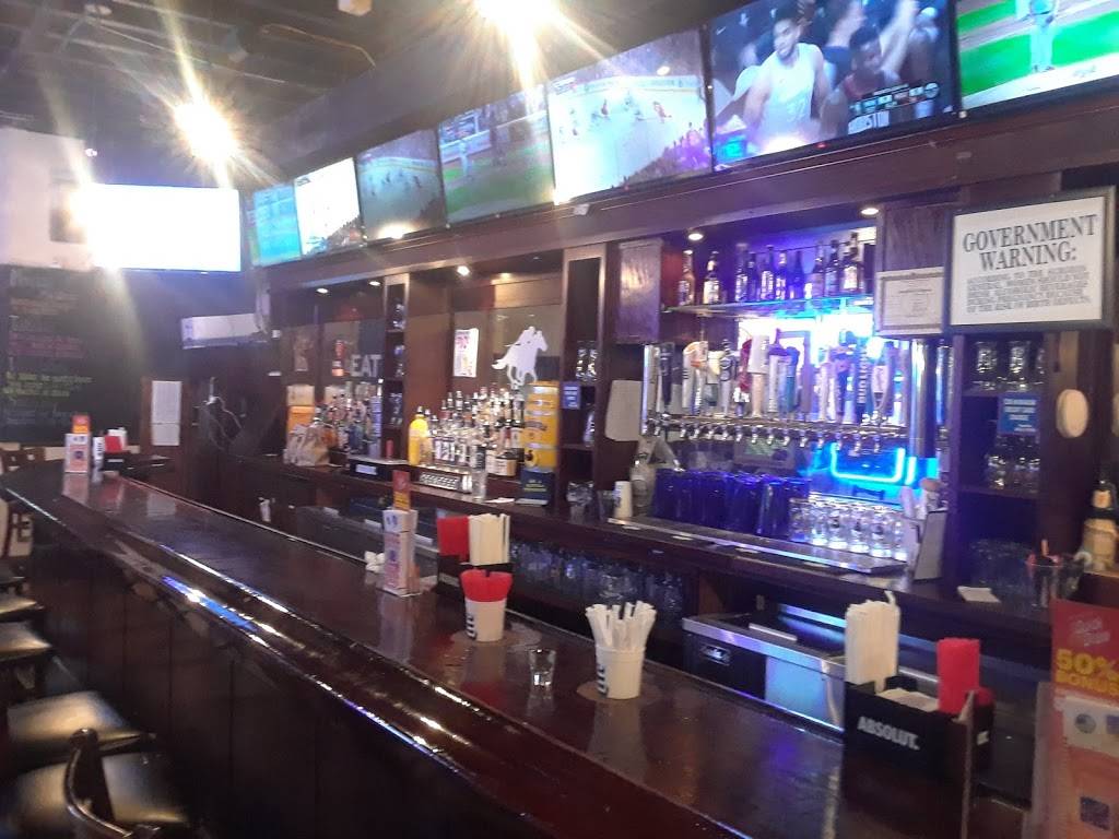 Uncle Chucks | restaurant | 401 Sunrise Hwy, West Islip, NY 11795, USA | 6314828336 OR +1 631-482-8336