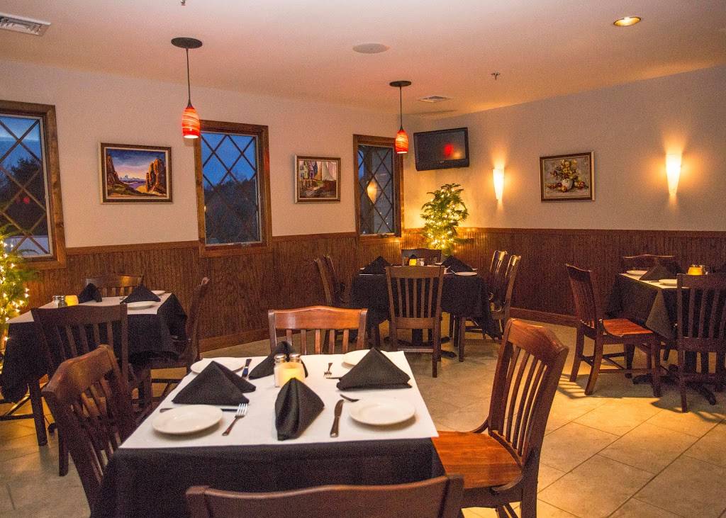 La Familia Restaurant | restaurant | 431 Winthrop St, Taunton, MA 02780, USA | 5088238664 OR +1 508-823-8664