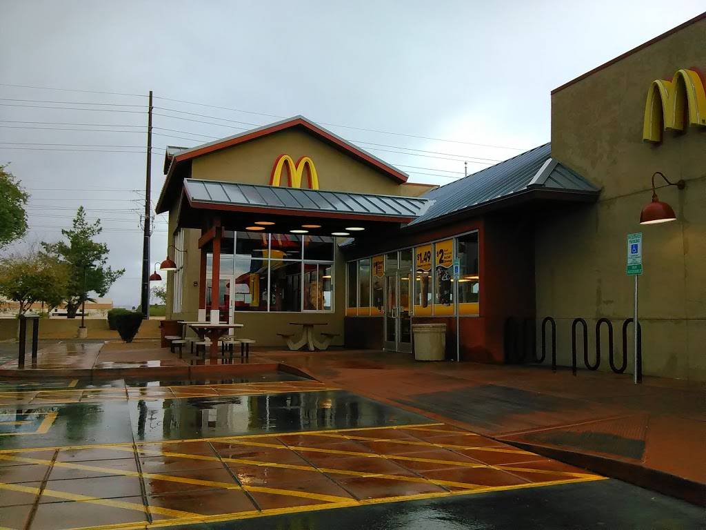 McDonalds | cafe | 47 N McQueen Rd, Gilbert, AZ 85233, USA | 4804974558 OR +1 480-497-4558