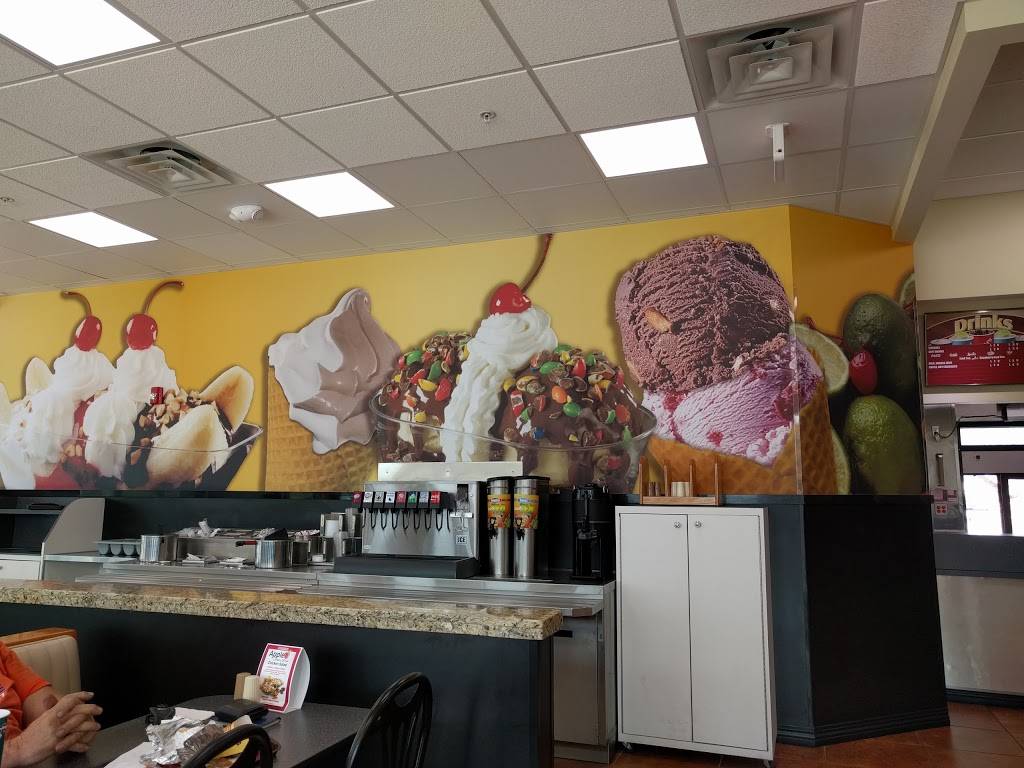 Braums Ice Cream & Burger Restaurant | restaurant | 1928 S Santa Fe Ave, Moore, OK 73160, USA | 4052371032 OR +1 405-237-1032