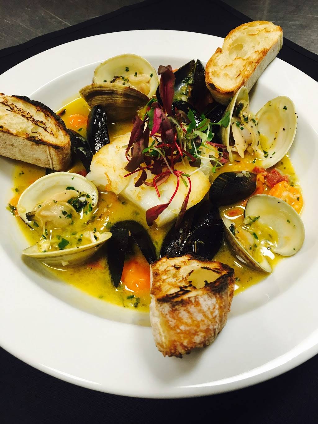 The Grille at Novellas | restaurant | 2 Terwilliger Ln, New Paltz, NY 12561, USA | 8452552122 OR +1 845-255-2122