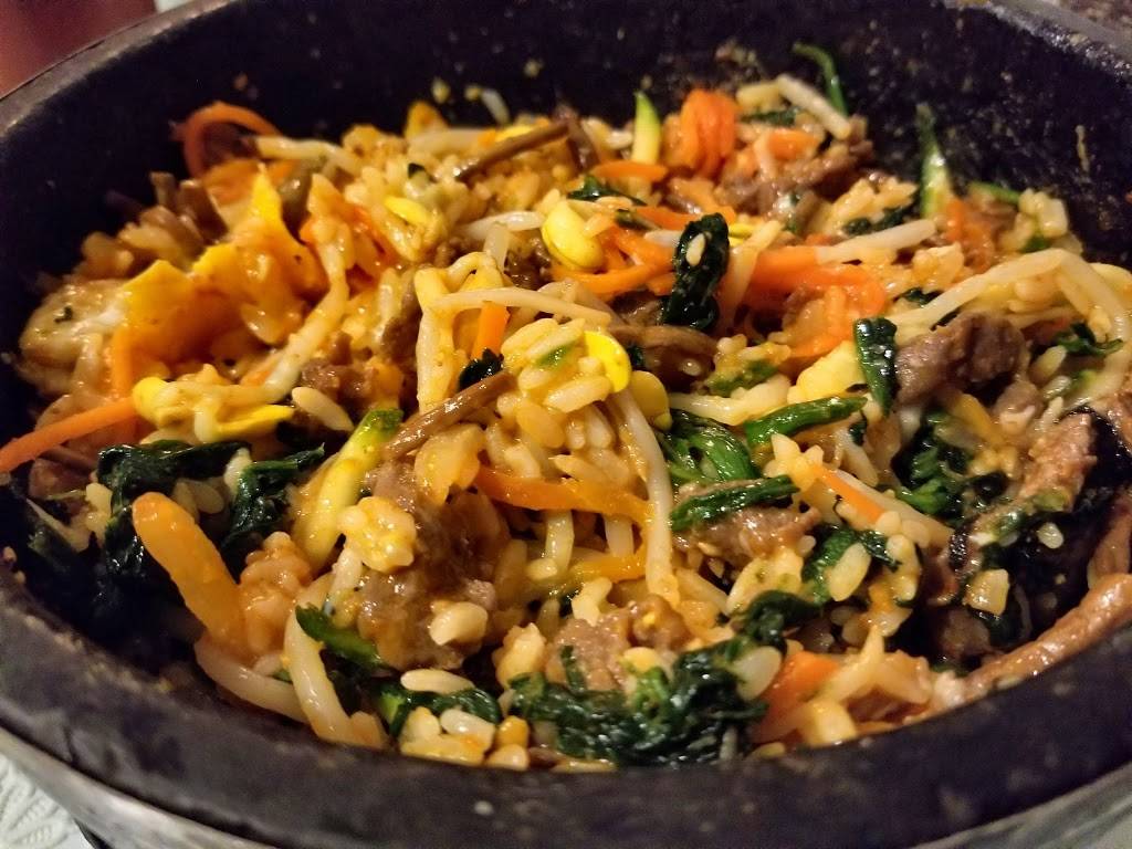 Sun & Moon Korean Restaurant | restaurant | 95 Warren Ave, East Providence, RI 02914, USA | 4014350214 OR +1 401-435-0214