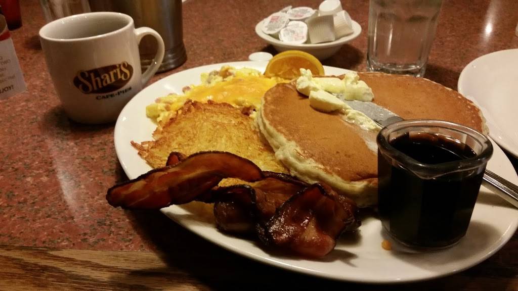 Sharis Cafe and Pies | bakery | 29690 Town Center Loop W, Wilsonville, OR 97070, USA | 5036856395 OR +1 503-685-6395