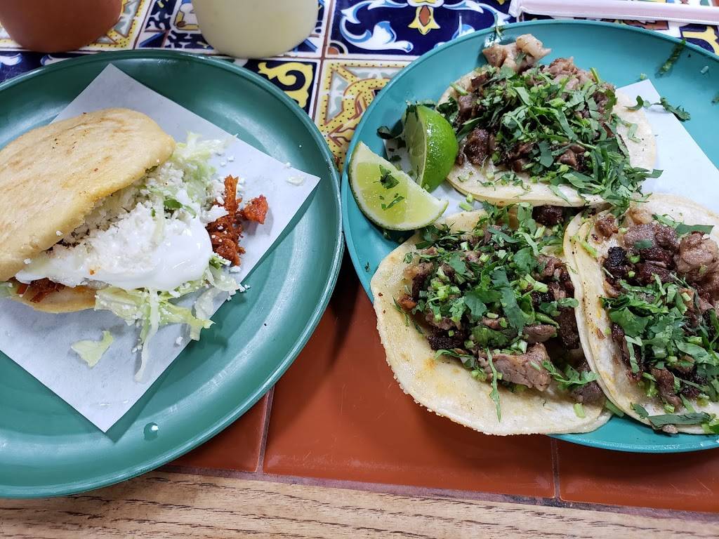 Tacos La Banqueta Puro DF | restaurant | 1021 E Pioneer Pkwy, Arlington, TX 76010, USA | 8174591122 OR +1 817-459-1122