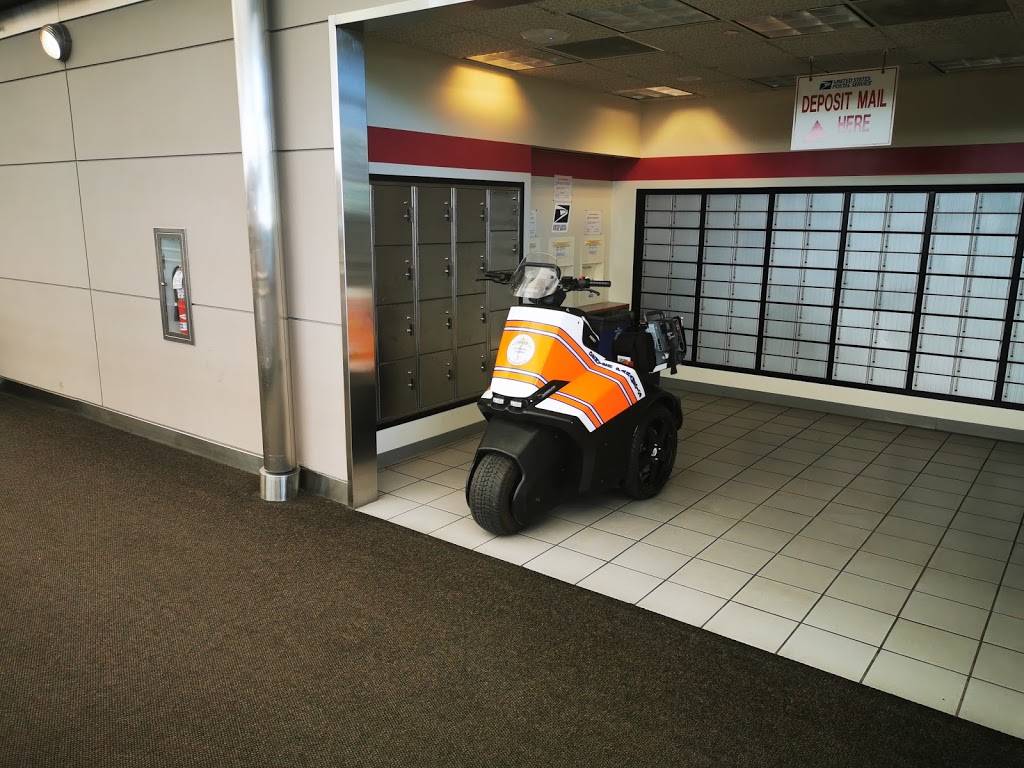 Denver International Airport B&C Concourse | restaurant | Arrivals – Terminal W, Denver, CO 80249, USA | 3033422000 OR +1 303-342-2000