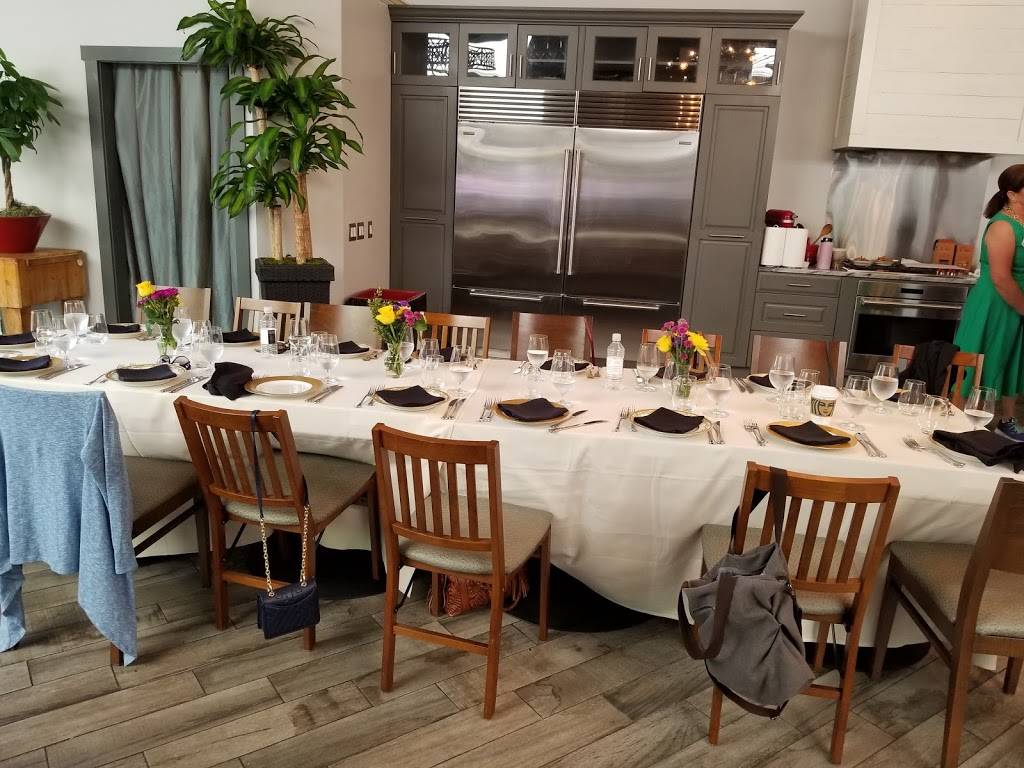 In The Kitchen with Bob Waggoner | restaurant | 164 Market St, Charleston, SC 29401, USA | 8436197529 OR +1 843-619-7529