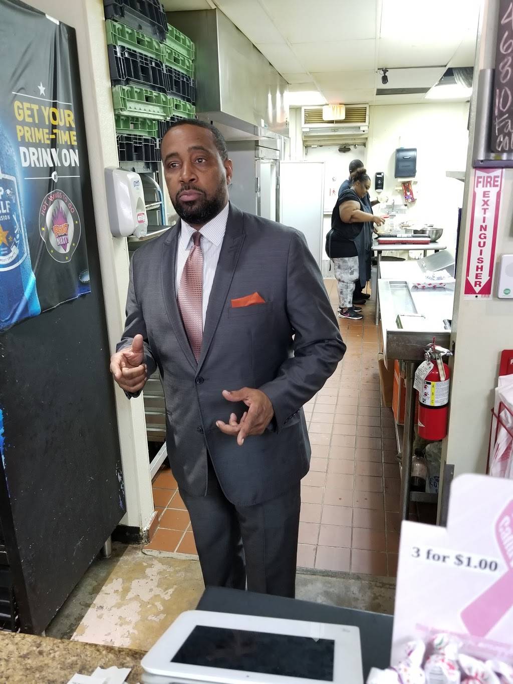 Phat Matts Hot Wings | restaurant | 7557 TX-342, Dallas, TX 75241, USA | 9722249464 OR +1 972-224-9464