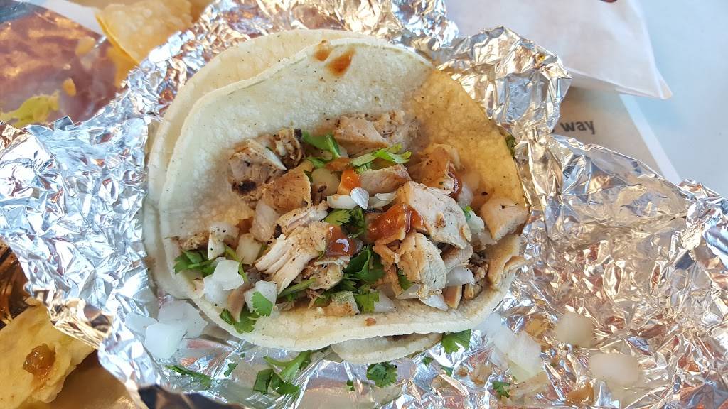 El Pollo Loco | restaurant | 185 N Stephanie St, Henderson, NV 89074, USA | 7025580082 OR +1 702-558-0082