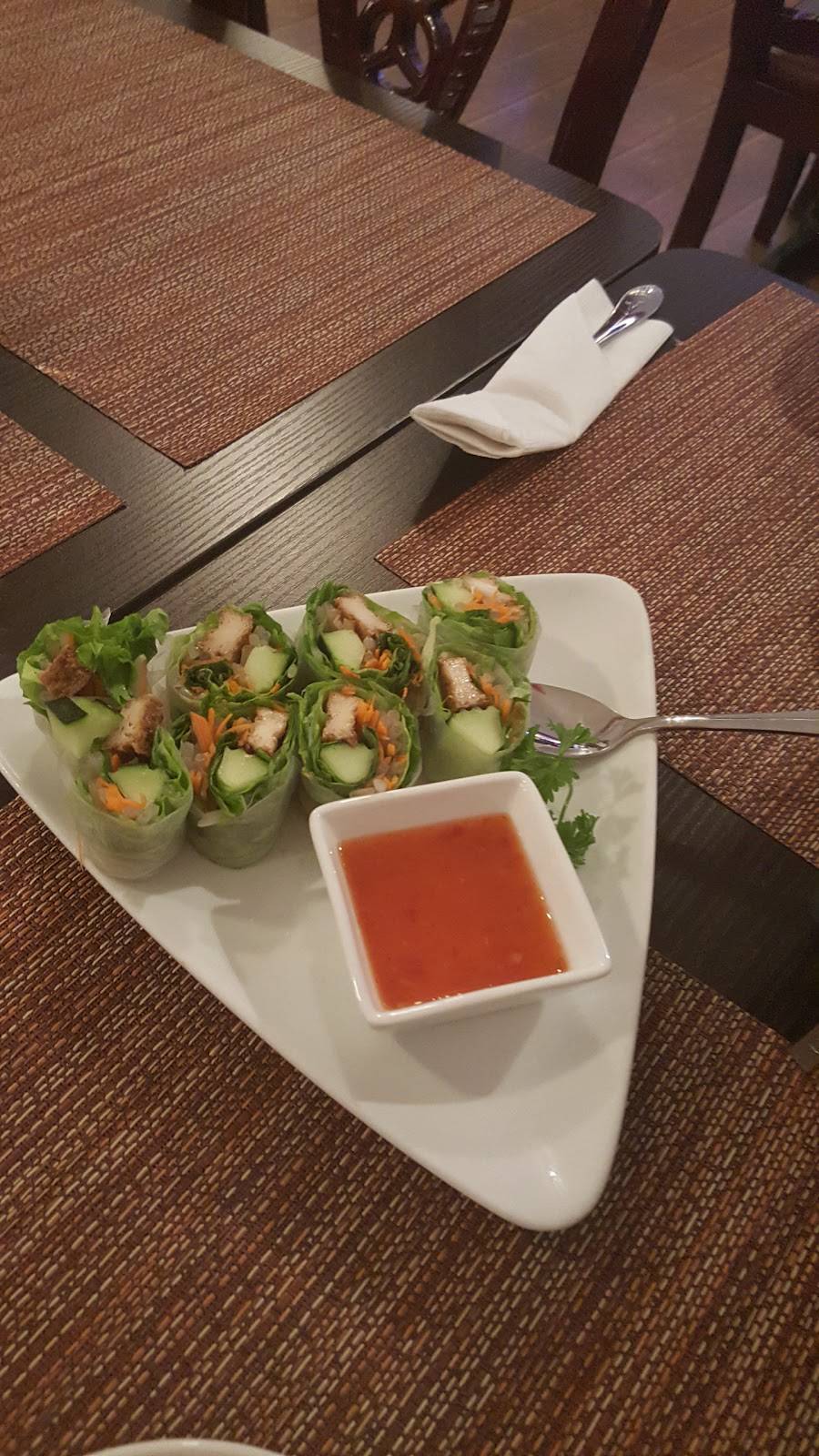 Bangkok Thai Cuisine | restaurant | 6144 N Lincoln Ave, Chicago, IL 60659, USA | 7734637034 OR +1 773-463-7034