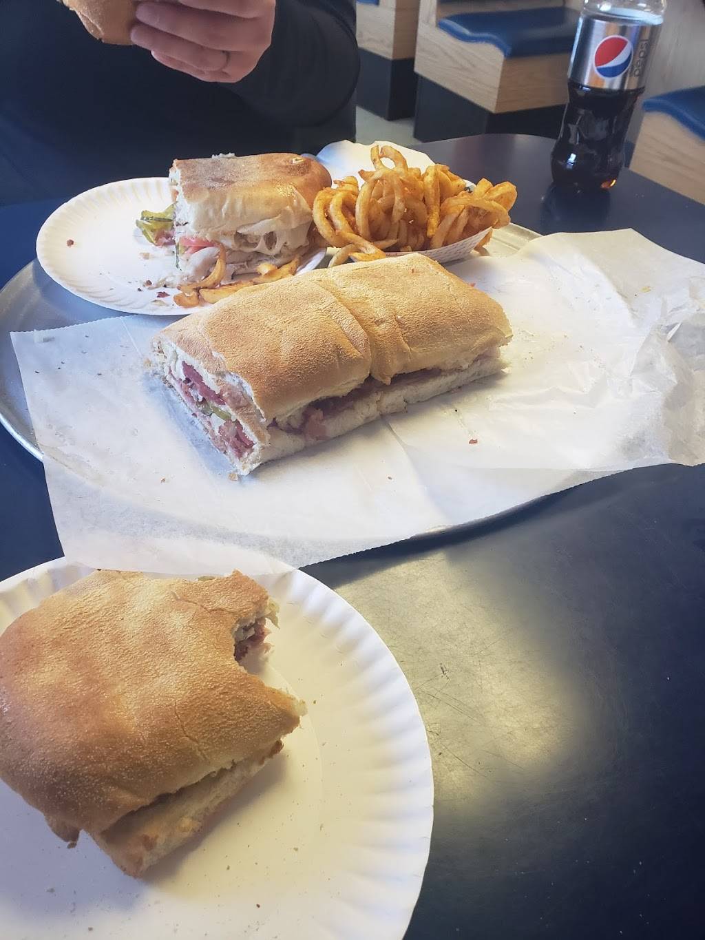 Damon’s Pizza and Italians | restaurant | 244 Western Ave, Augusta, ME 04330, USA | 2076220551 OR +1 207-622-0551