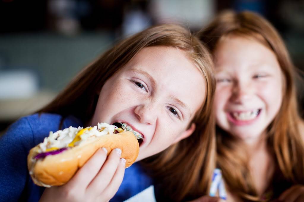 Jakes Coney Island | restaurant | 1826 E 2nd St, Edmond, OK 73034, USA | 4053408200 OR +1 405-340-8200