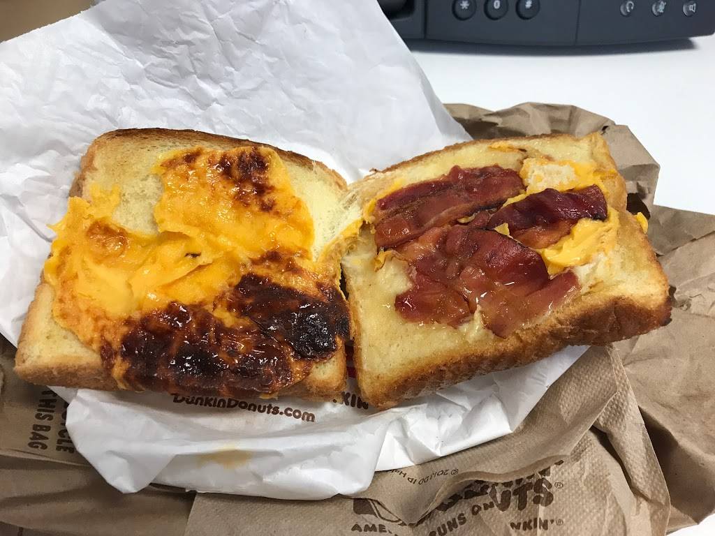 Dunkin | cafe | 13783 W Oasis Service Rd, Lake Forest, IL 60045, USA | 8476151700 OR +1 847-615-1700