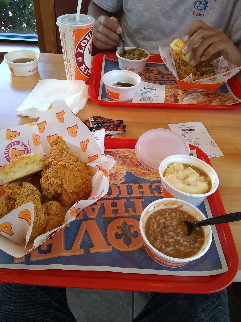 Popeyes Louisiana Kitchen | restaurant | 1153 W Main St, League City, TX 77573, USA | 2813321098 OR +1 281-332-1098