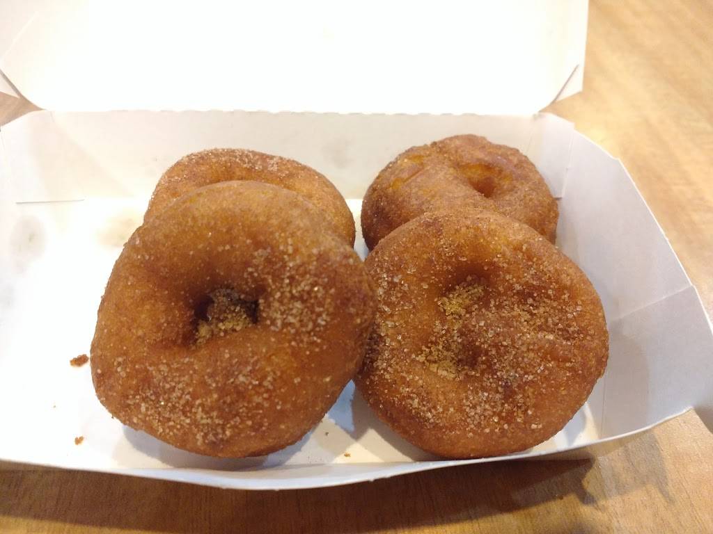 Harveys | restaurant | 1 Henderson Dr, Aurora, ON L4G 4J7, Canada | 9057277918 OR +1 905-727-7918