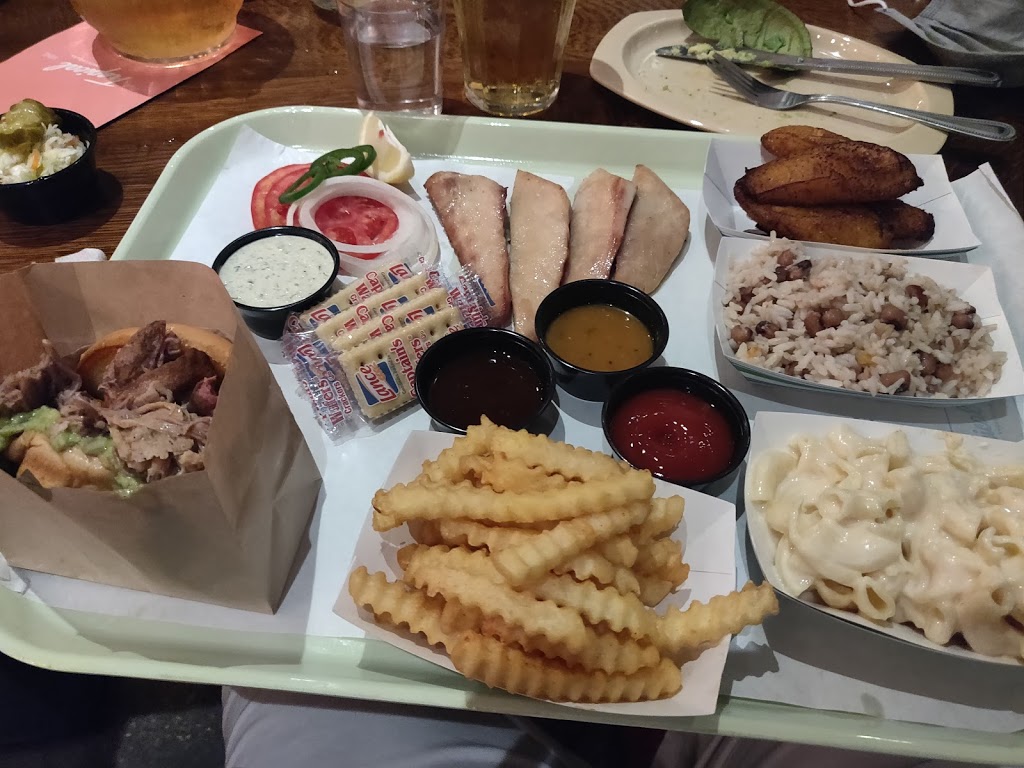 Tropical Smokehouse | restaurant | 3815 S Dixie Hwy, West Palm Beach, FL 33405, USA | 5613232573 OR +1 561-323-2573