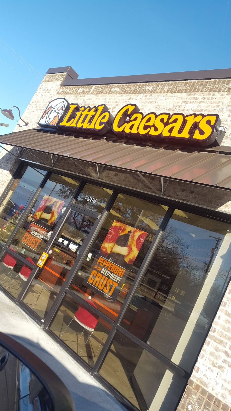 Little Caesars Pizza | meal takeaway | 1027 E Main St, Blytheville, AR 72315, USA | 8707761402 OR +1 870-776-1402