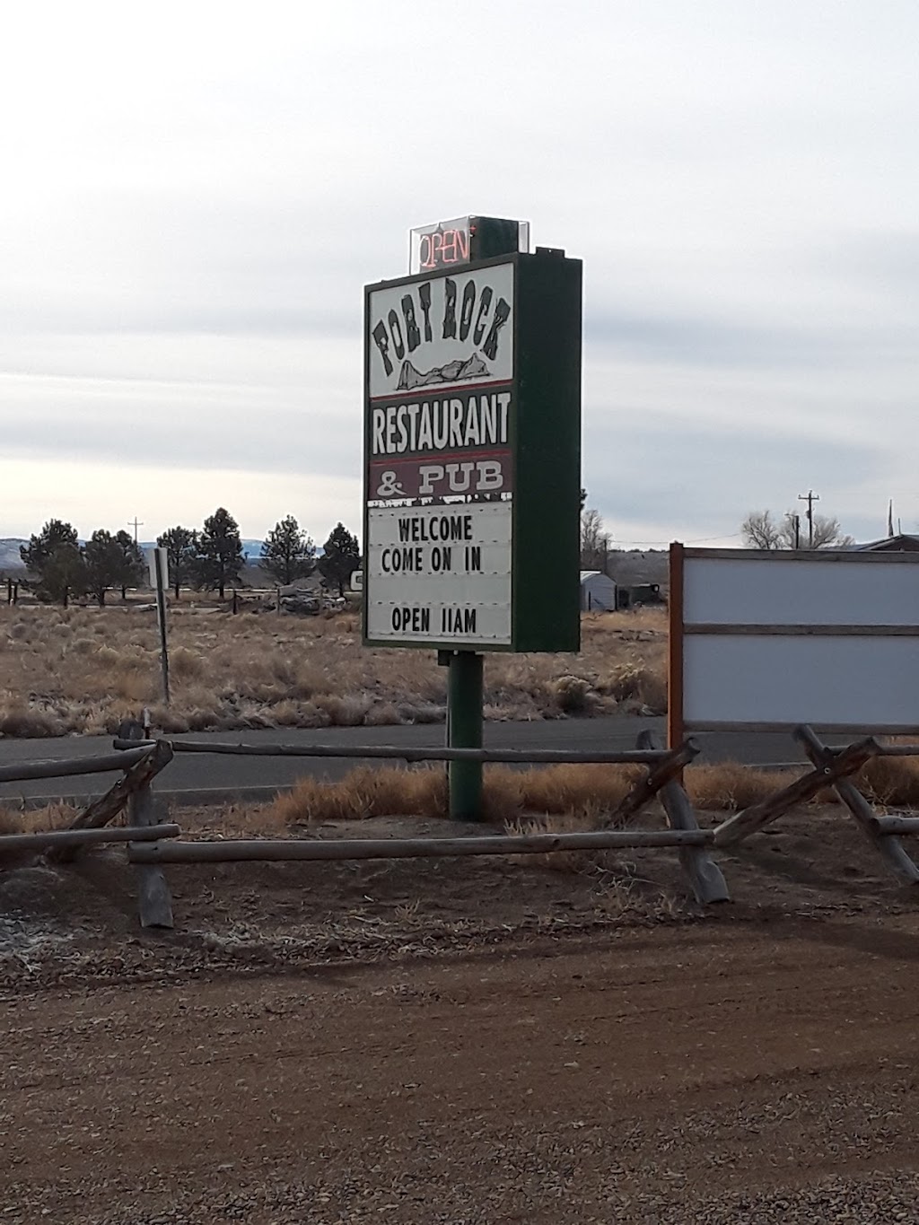 Fort Rock Restaurant & Pub | restaurant | Old Fort Rock Rd, Fort Rock, OR 97735, USA | 5415763988 OR +1 541-576-3988