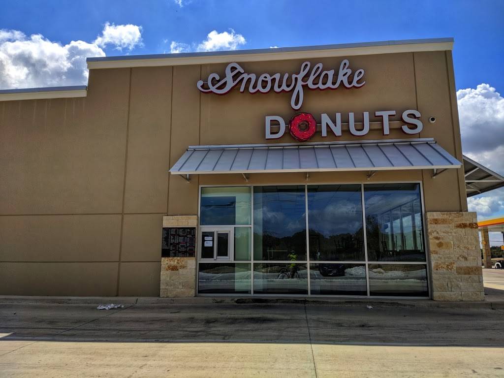 Snowflake Donuts | restaurant | 04709-400-0011, Boerne, TX 78015, USA | 2103103072 OR +1 210-310-3072