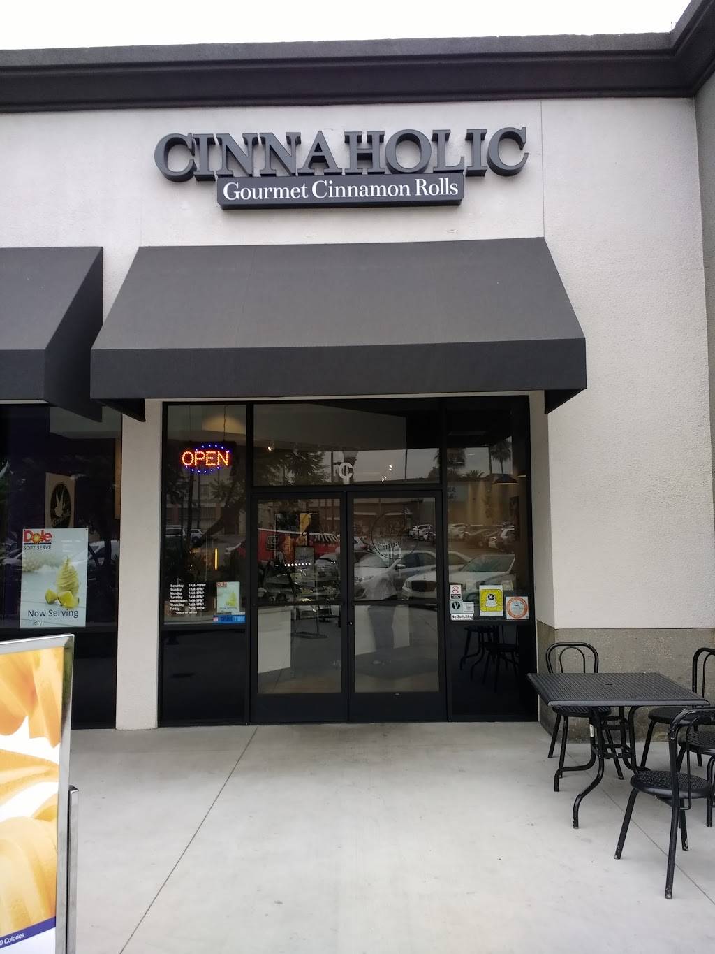 Cinnaholic | bakery | 101 W Imperial Hwy Unit C, Brea, CA 92821, USA | 8885301666 OR +1 888-530-1666