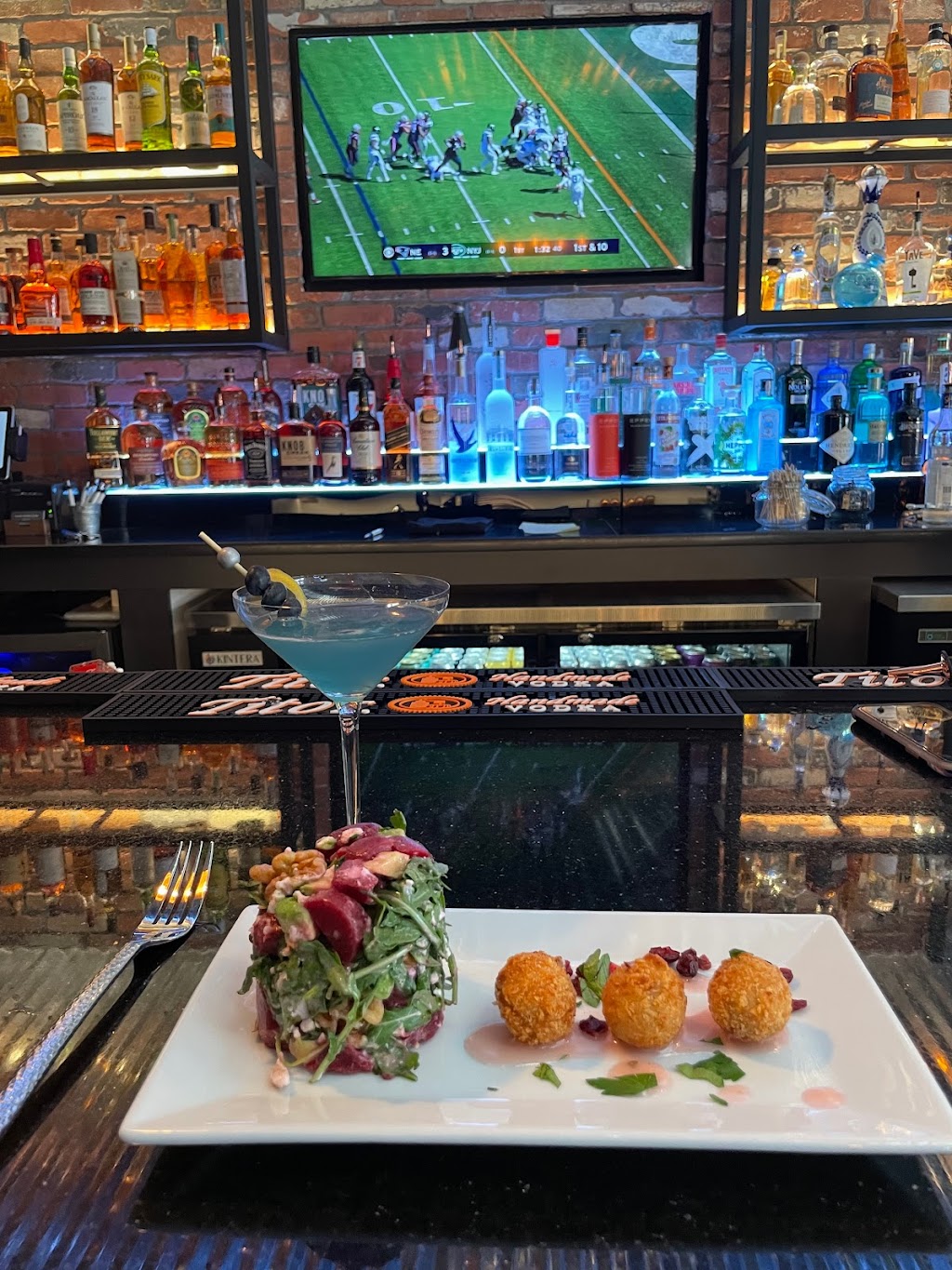 Industry Kitchen & Bar | restaurant | 14 Railroad St, North Canaan, CT 06018, USA | 8604534317 OR +1 860-453-4317