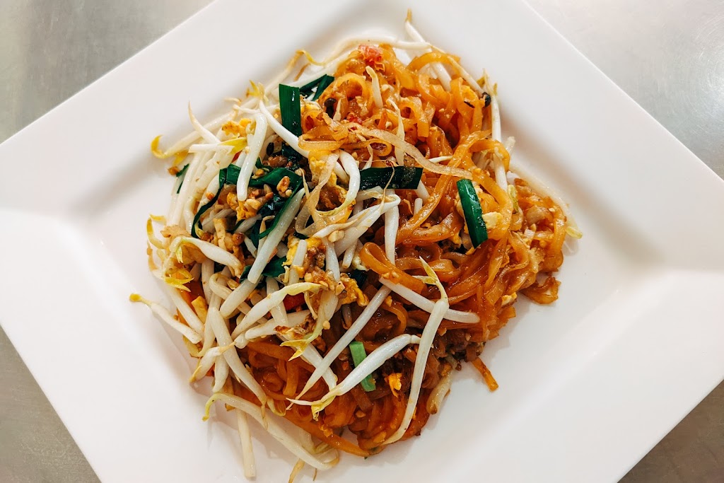 Mile High Thai | restaurant | 810 Vallejo St Suite 16-17, Denver, CO 80204, USA | 7205980958 OR +1 720-598-0958