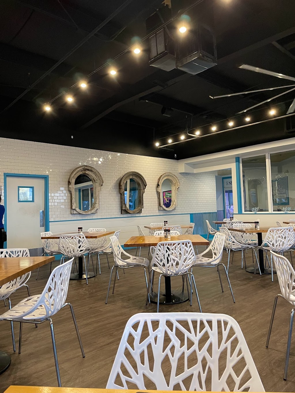 Bacchus On The Bayou | restaurant | 705 Bienville Blvd, Ocean Springs, MS 39564, USA | 2283383189 OR +1 228-338-3189