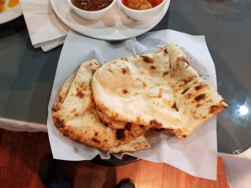 Serena Restaurant | restaurant | 2309 W Devon Ave, Chicago, IL 60659, USA | 7733385800 OR +1 773-338-5800