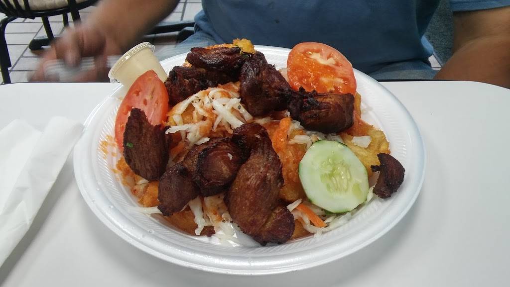 Silvestre Chicken | restaurant | 5922 Riggs Rd, Chillum, MD 20783, USA | 2023044126 OR +1 202-304-4126