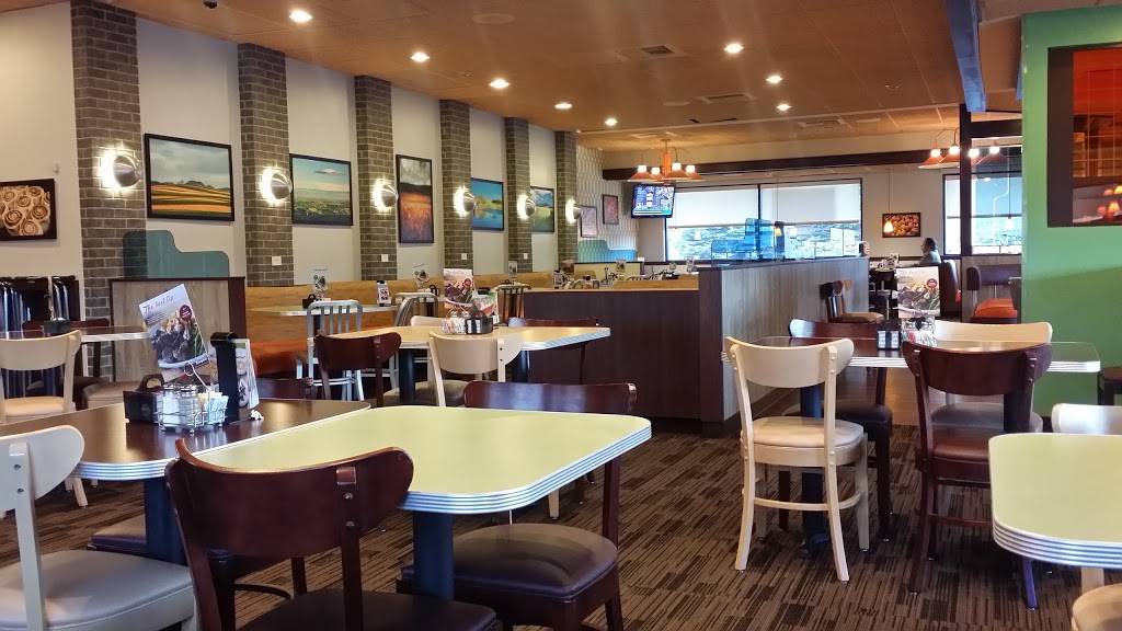 Village Inn | bakery | 3160 S Wadsworth Blvd, Lakewood, CO 80227, USA | 3039853608 OR +1 303-985-3608