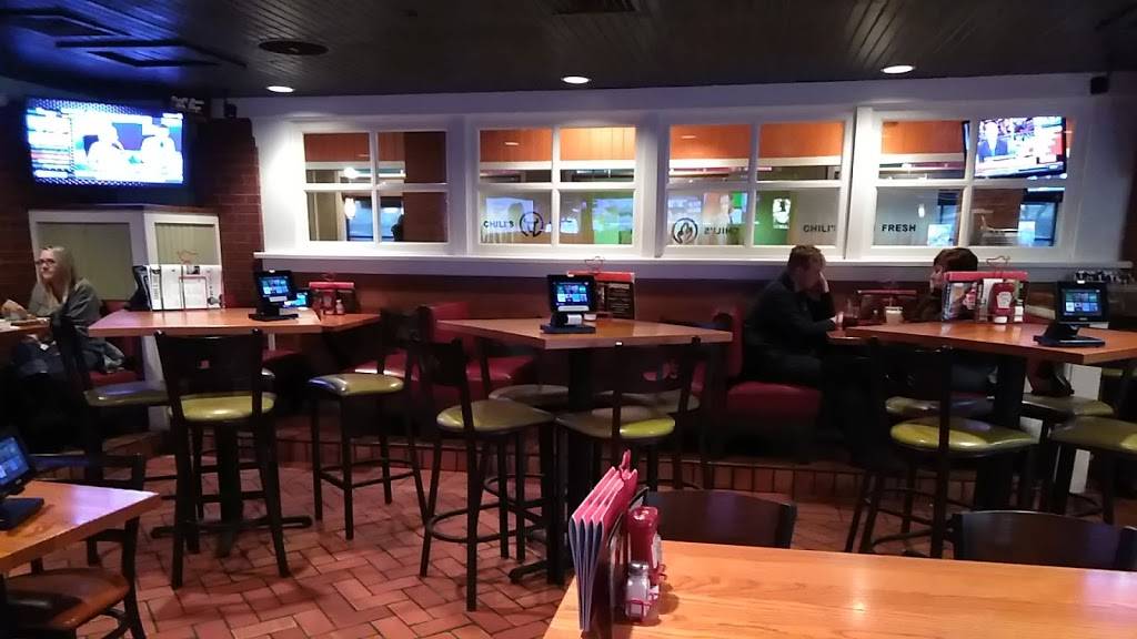 Chilis Grill & Bar | meal takeaway | 5435 W Touhy Ave, Skokie, IL 60077, USA | 8476791425 OR +1 847-679-1425