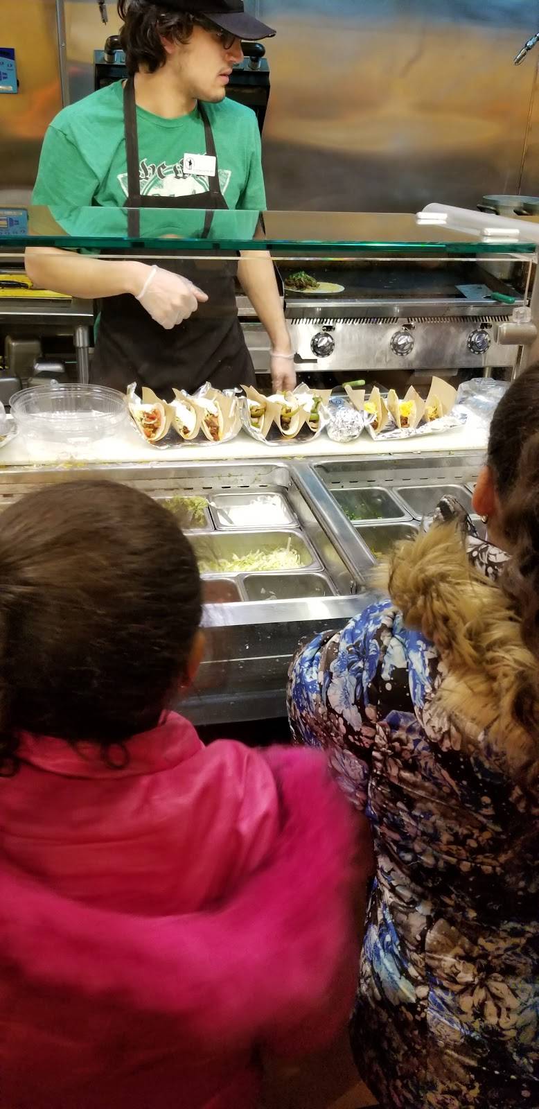 Moes Southwest Grill | restaurant | 174 Federal Rd, Brookfield, CT 06804, USA | 2038850748 OR +1 203-885-0748