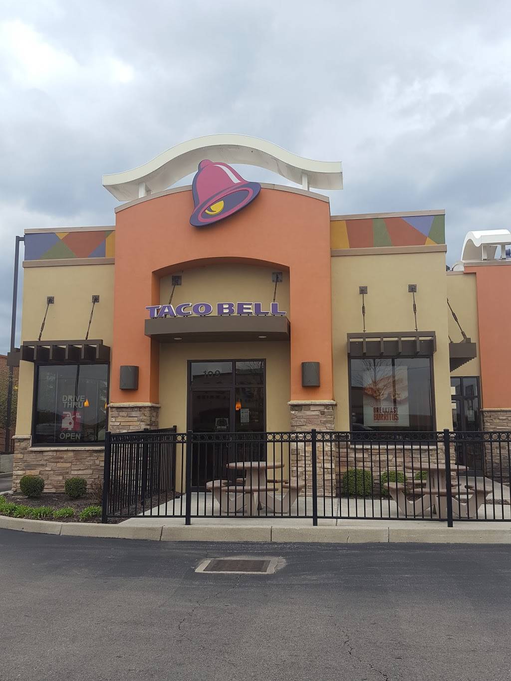 Taco Bell | meal takeaway | 109 N Springboro Pike, Dayton, OH 45449, USA | 9374394739 OR +1 937-439-4739