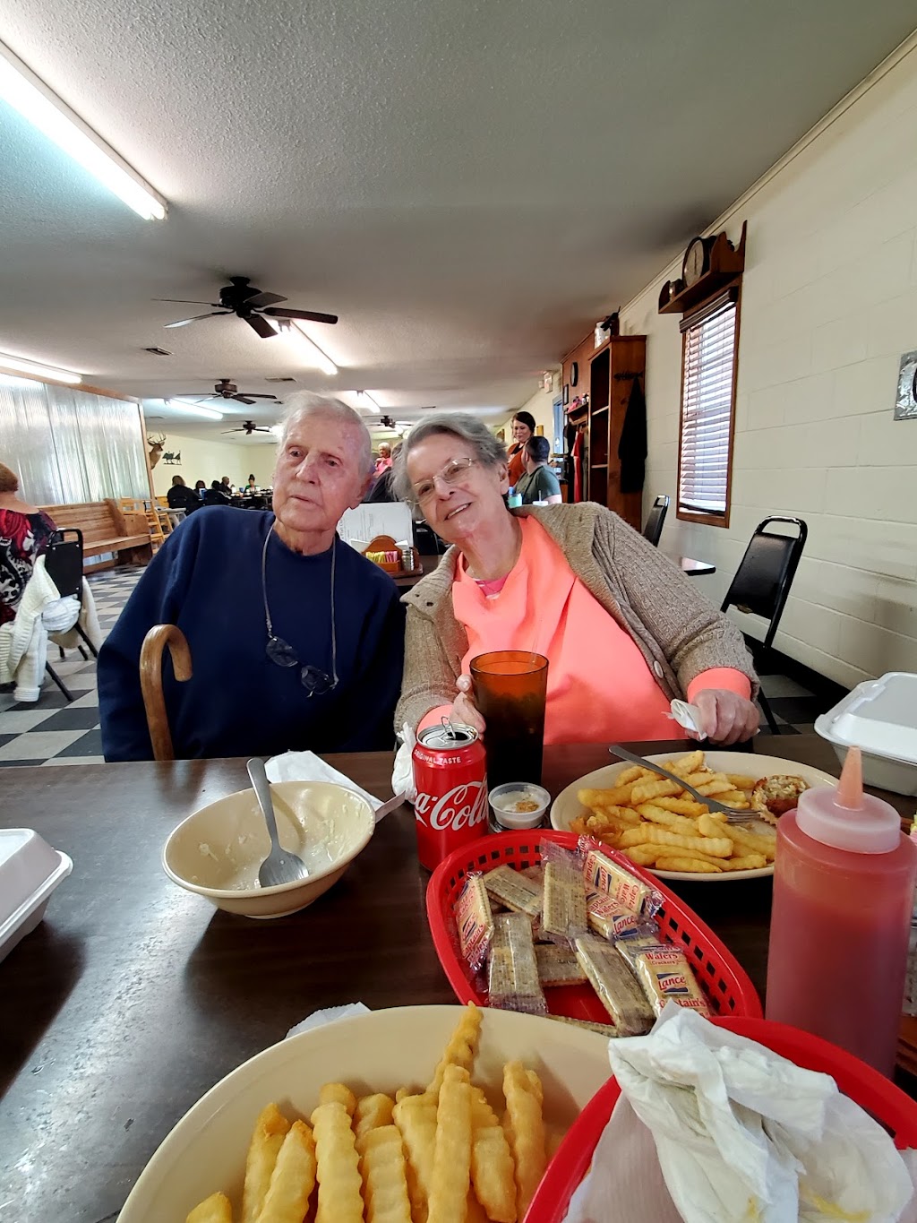 Jordans Fish Camp | restaurant | 694 US-45, State Line, MS 39362, USA | 6018487721 OR +1 601-848-7721