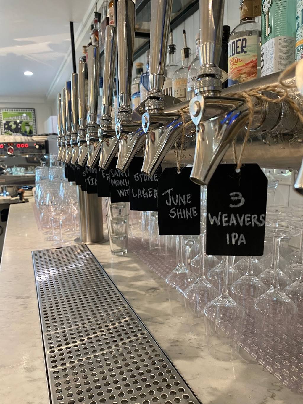 The Cloverfield | restaurant | 3300 Airport Ave, Santa Monica, CA 90405, USA | 4245002075 OR +1 424-500-2075