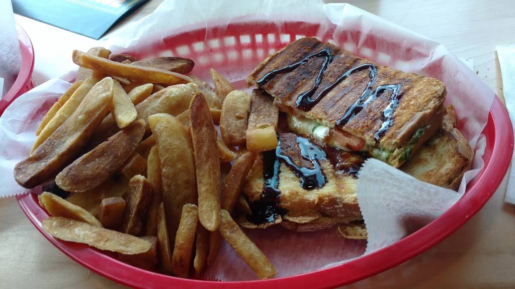 Third Place Pizzeria | restaurant | 595 Main St, Castleton, VT 05735, USA | 8026718113 OR +1 802-671-8113