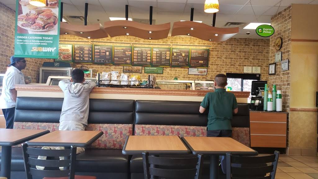 Subway | restaurant | 5469 New Cut Rd, Louisville, KY 40214, USA | 5023681195 OR +1 502-368-1195