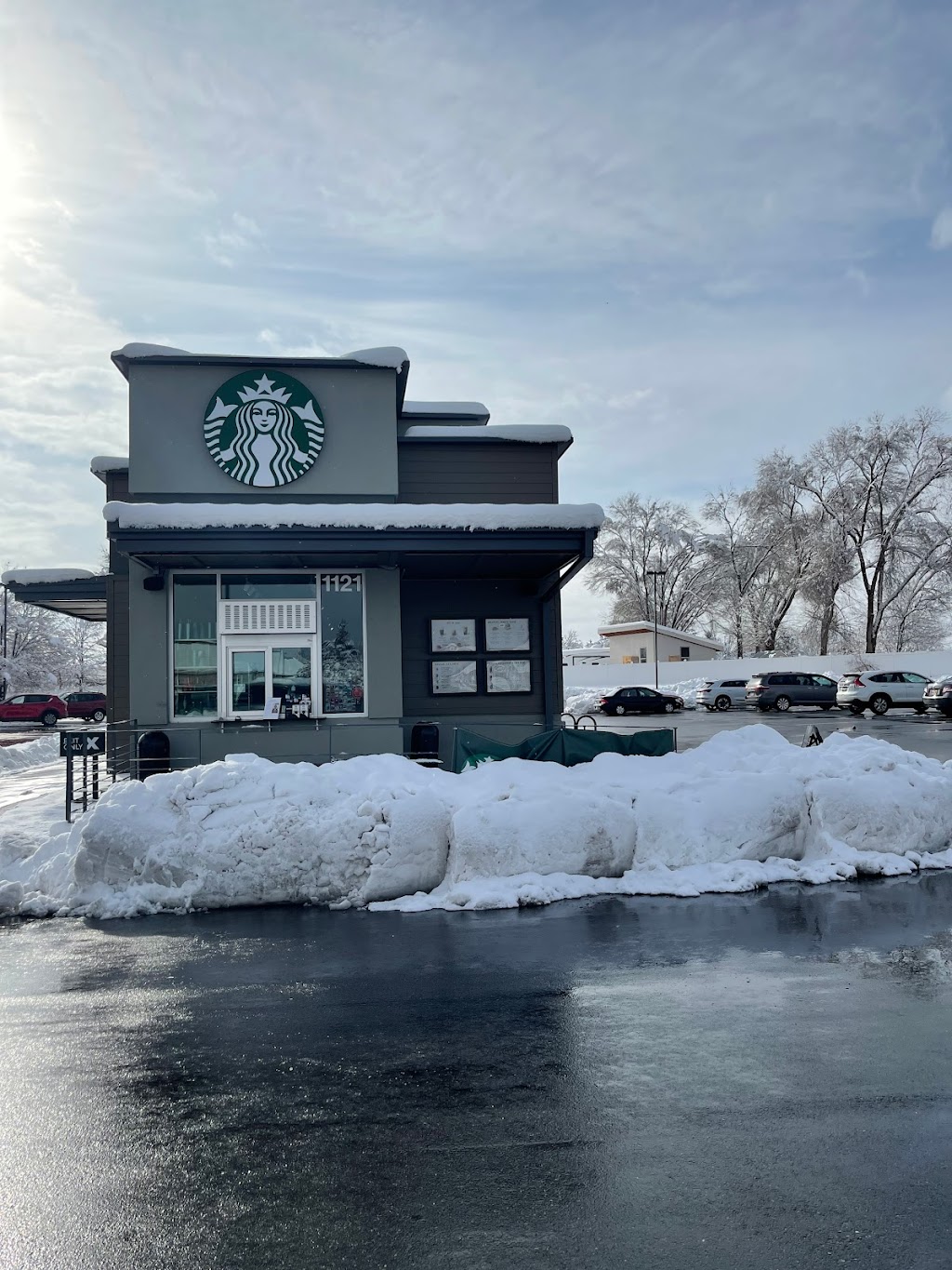 Starbucks | cafe | 1121 S Jordan Pkwy, South Jordan, UT 84095, USA | 3852761343 OR +1 385-276-1343