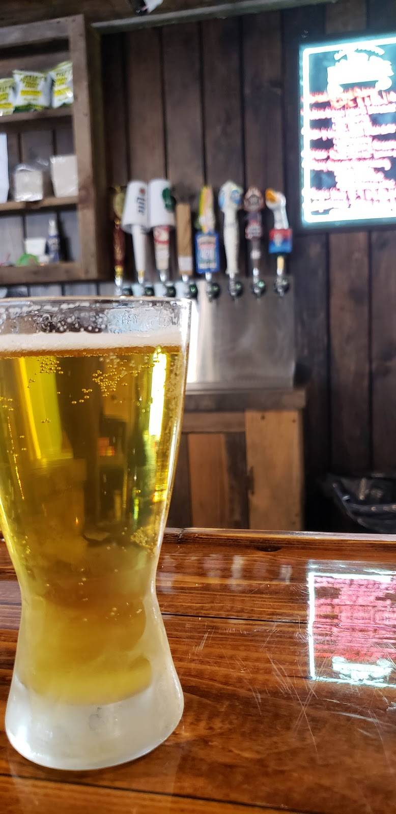 Boomerangs Bar & Grille Inc | restaurant | 17705 Old Turnpike Road, Millmont, PA 17845, USA | 5709221232 OR +1 570-922-1232