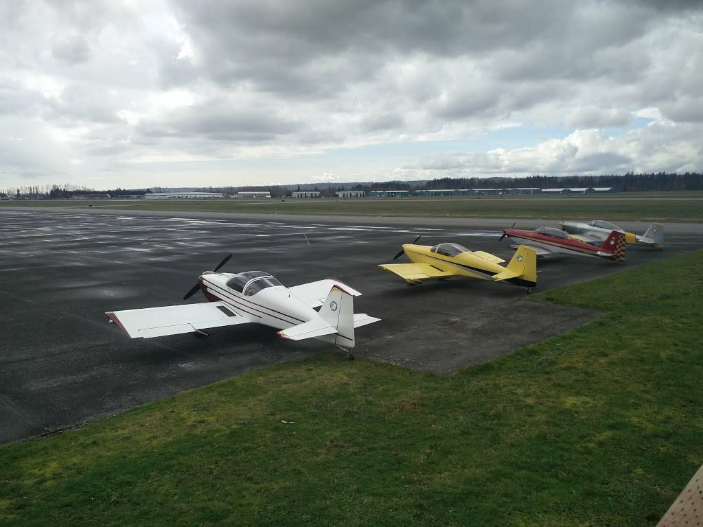 Ellies At The Airport | restaurant | 18218 59th Ave NE, Arlington, WA 98223, USA | 3604354777 OR +1 360-435-4777