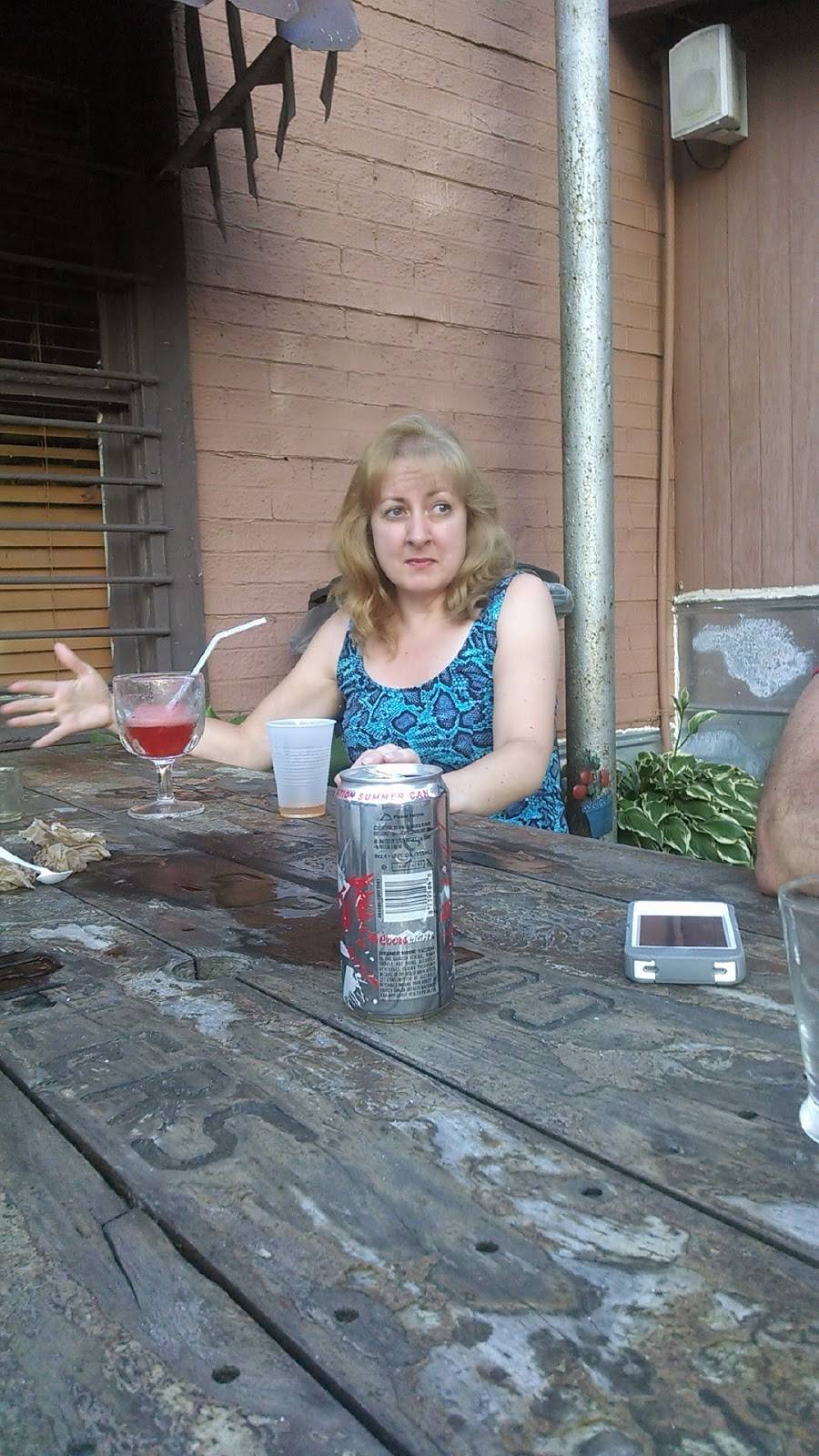 Syds Place Inc | restaurant | 1802 11th St, Lawrenceville, IL 62439, USA | 6189439040 OR +1 618-943-9040