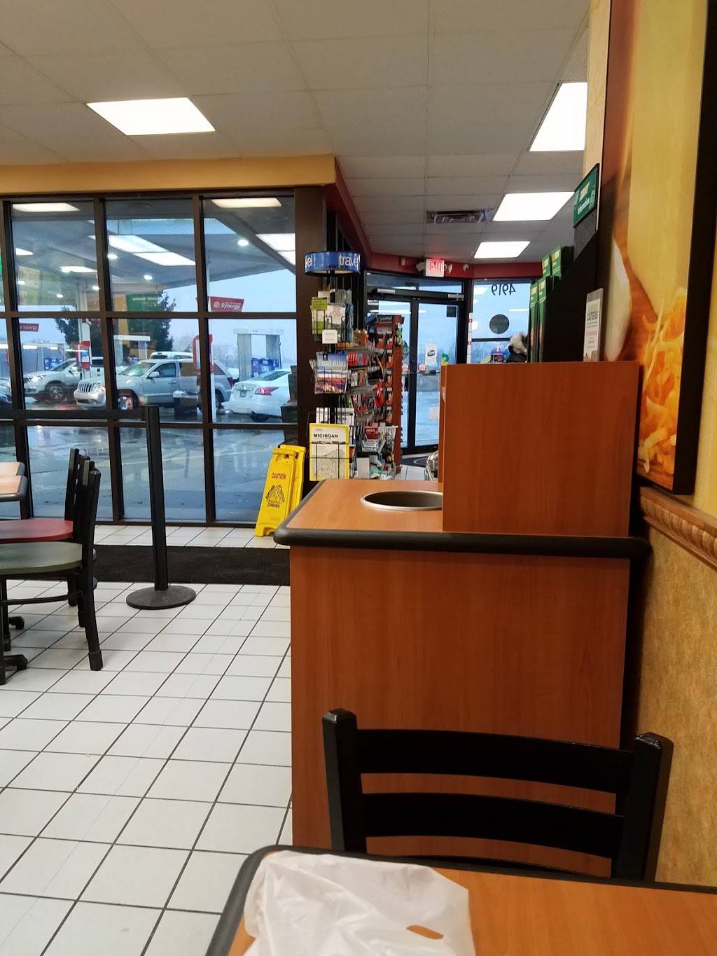 Subway | restaurant | 4919 Town Center Ct SE, Grand Rapids, MI 49512, USA | 6165545903 OR +1 616-554-5903
